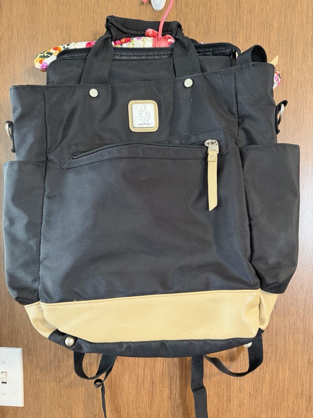 Ergobaby Coffee Run Tote Diaper Bag 15 pockets insulated pocket backpack Neutral